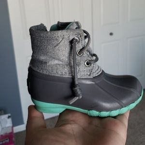 Sperry toddler size 6